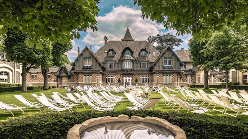 PARIS COUNTRY CLUB