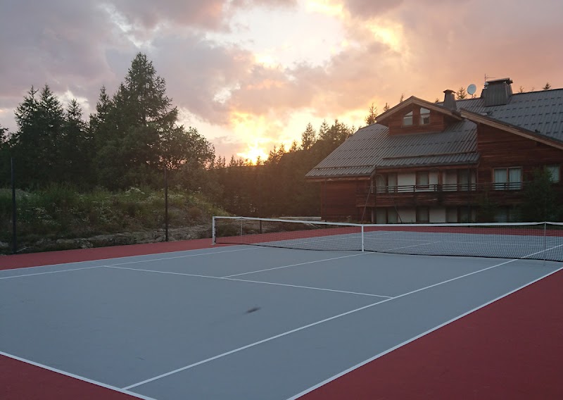 ALPE D'HUEZ (L) TENNIS CLUB