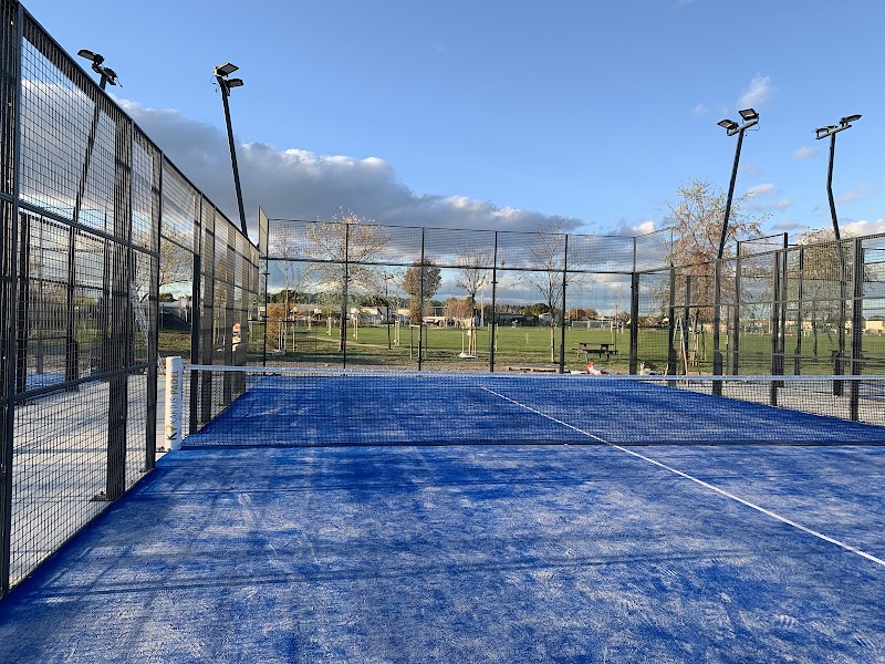 TENNIS PADEL MAUGUIO