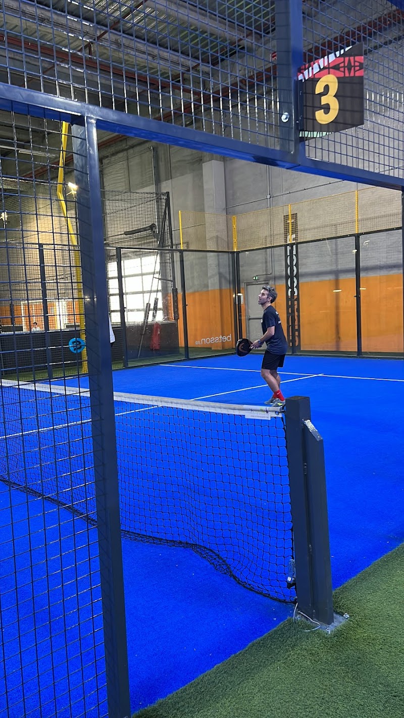 URBAN PADEL CASTELNAU